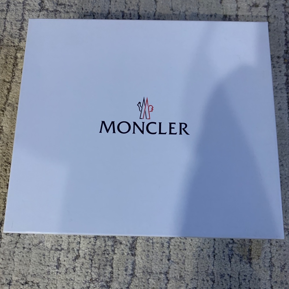 MONCLER boots 👢 - Picture 2 of 11